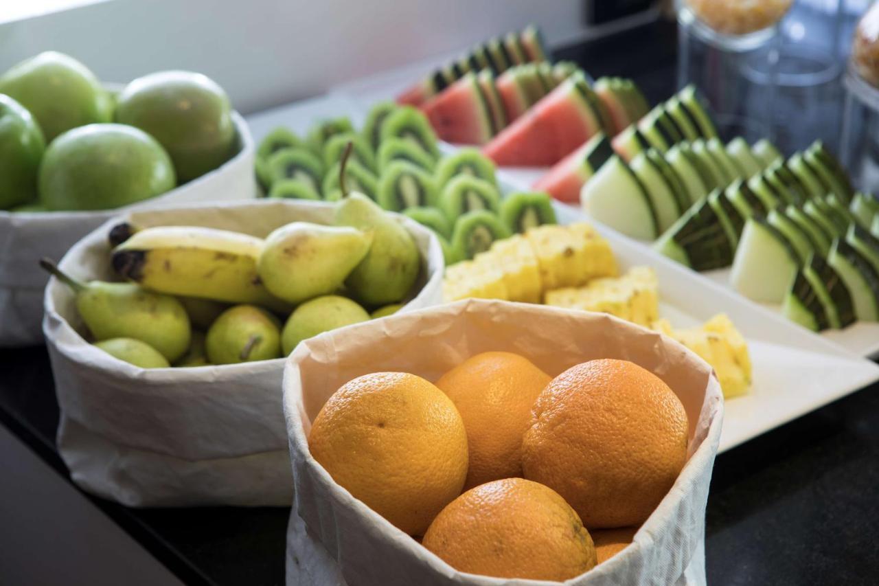Nh Gran Hotel Casino De Extremadura Badajoz Exteriör bild Fruit