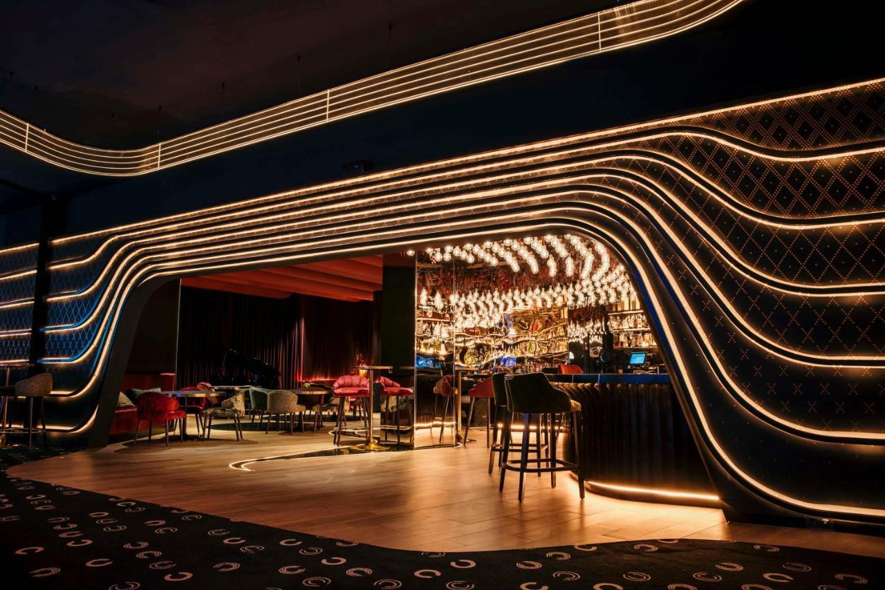 Nh Gran Hotel Casino De Extremadura Badajoz Exteriör bild The bar at the 101 bar