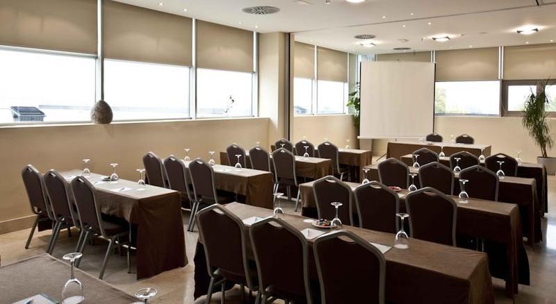 Nh Gran Hotel Casino De Extremadura Badajoz Exteriör bild Meeting room