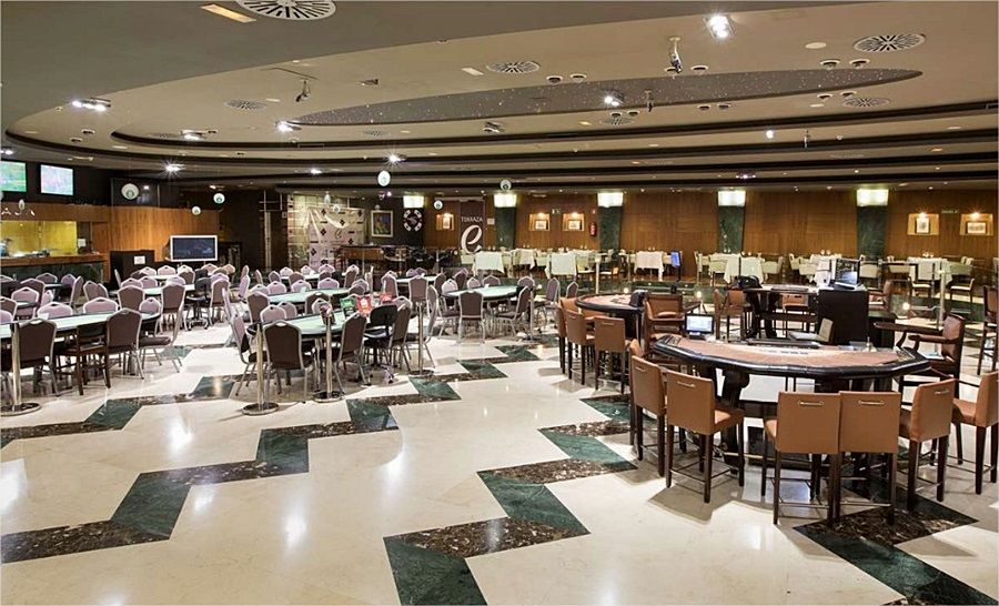 Nh Gran Hotel Casino De Extremadura Badajoz Exteriör bild A mahjong parlor in Hong Kong